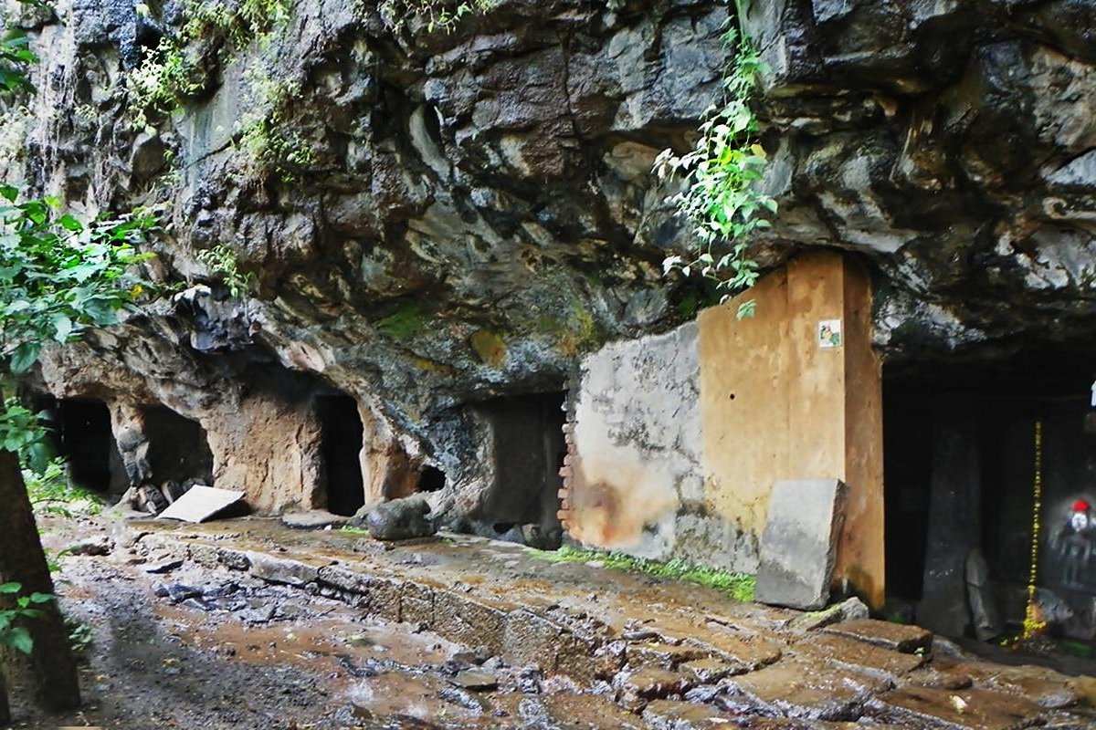 Rajpuri Caves